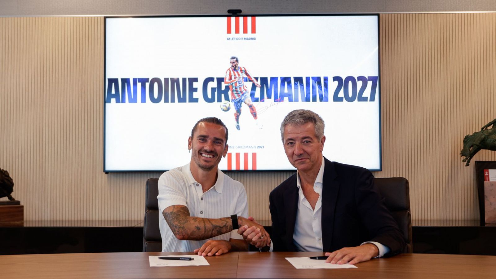 Griezmann signs contract extension until 2027