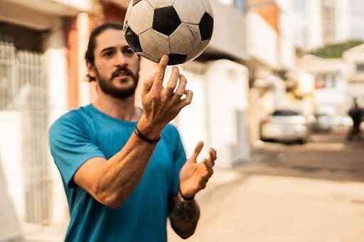 Today's betting odds - English Premier League and Champions League football bett...